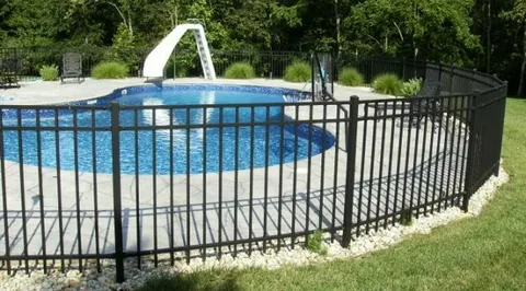 How to Choose the Right Color for Your Pool Fence