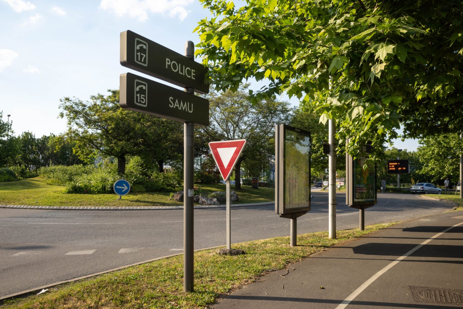 Why Custom Road Signs Are Important for Safer and More Organized Roads