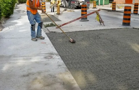 What’s the Difference Between Concrete Paving Services for Sidewalks vs. Parking Areas?